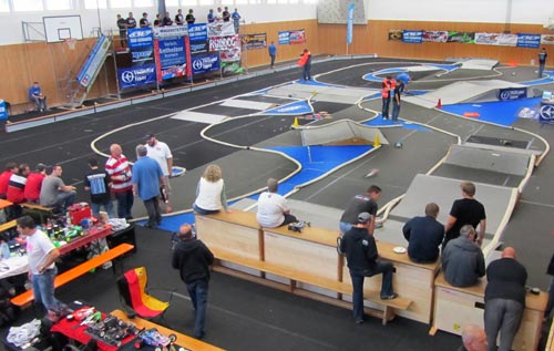 Thunder Tiger Indoor Dirt Race in Edling